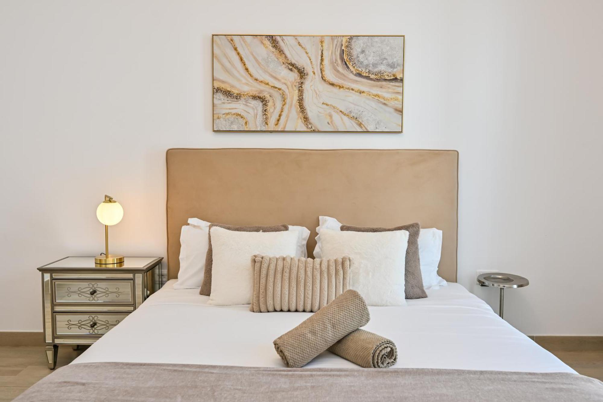 Yas Canal 3 Luxury Two Bedroom Near F1 Circuit * Abu Dhabi