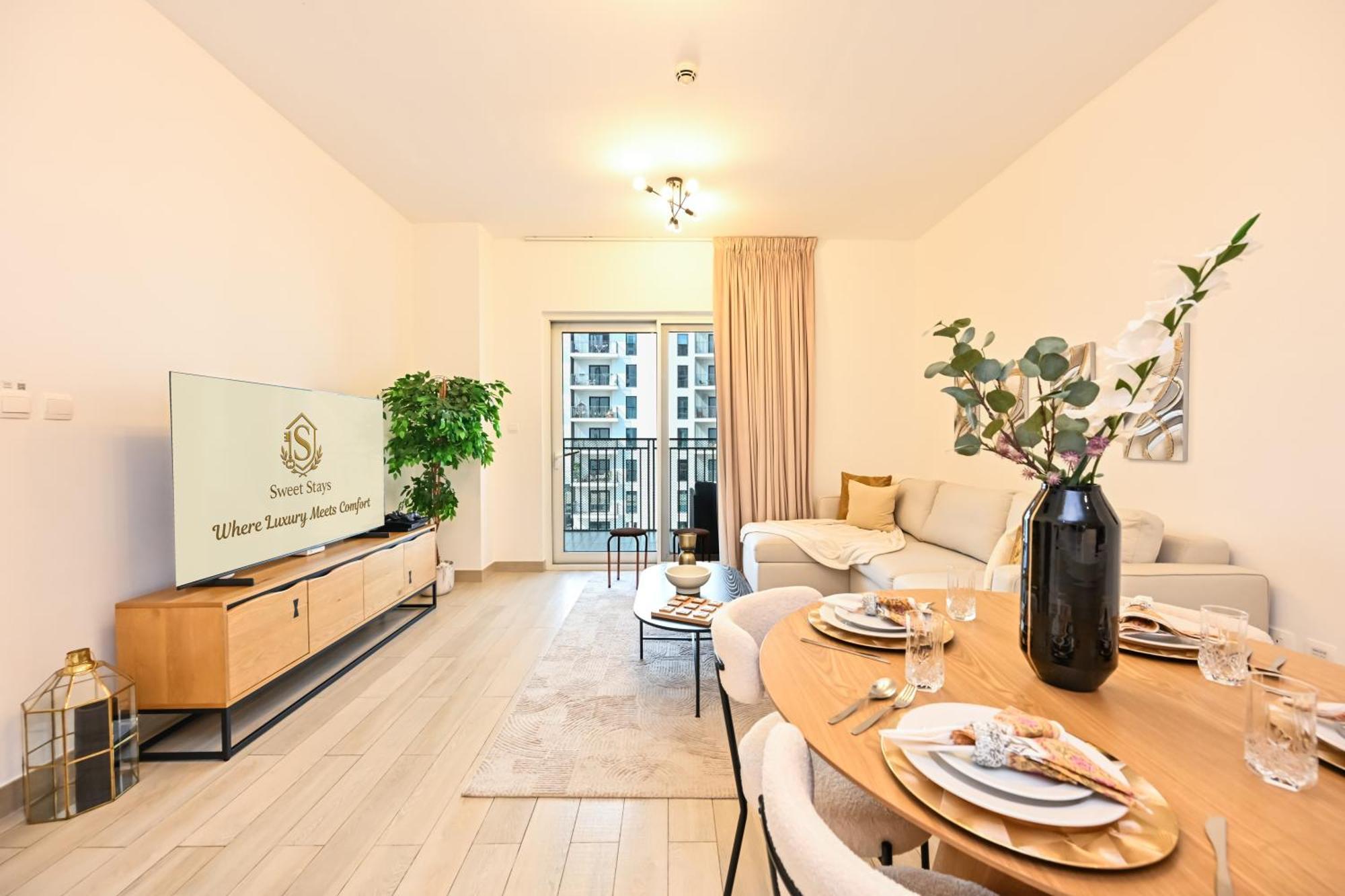 Yas Canal 3 Luxury Two Bedroom Near F1 Circuit