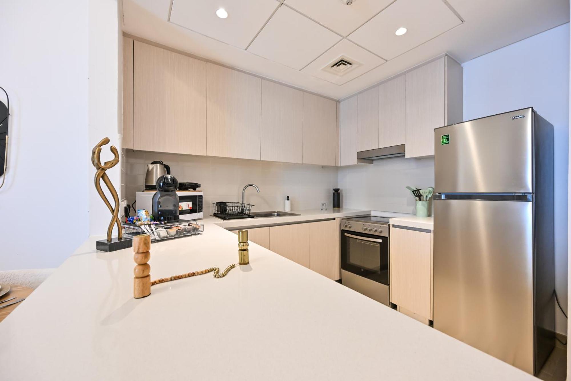 Apartment Yas Canal 3 Luxury Two Bedroom Near F1 Circuit Abu Dhabi
